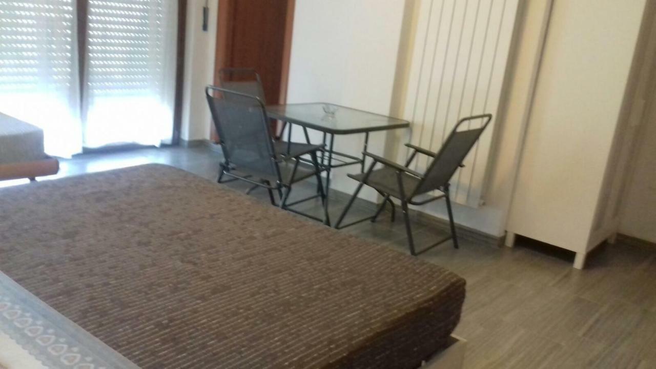Le Villette بيسكارا الغرفة الصورة
